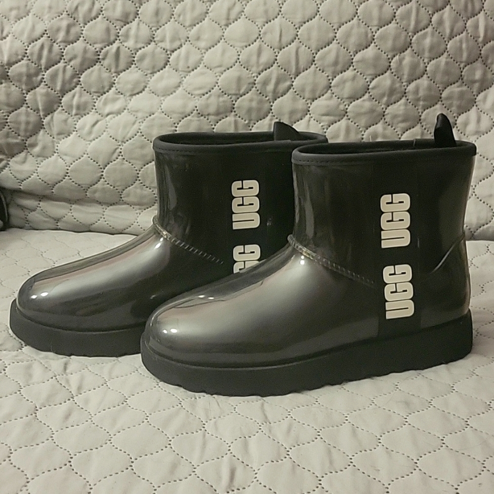 Ugg Black Snow Boots
